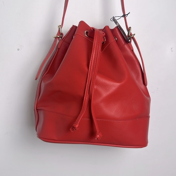 NEW Piombo Geranium Red Vegan Leather Shoulder Strap Bucket Bag - Picture 5 of 10